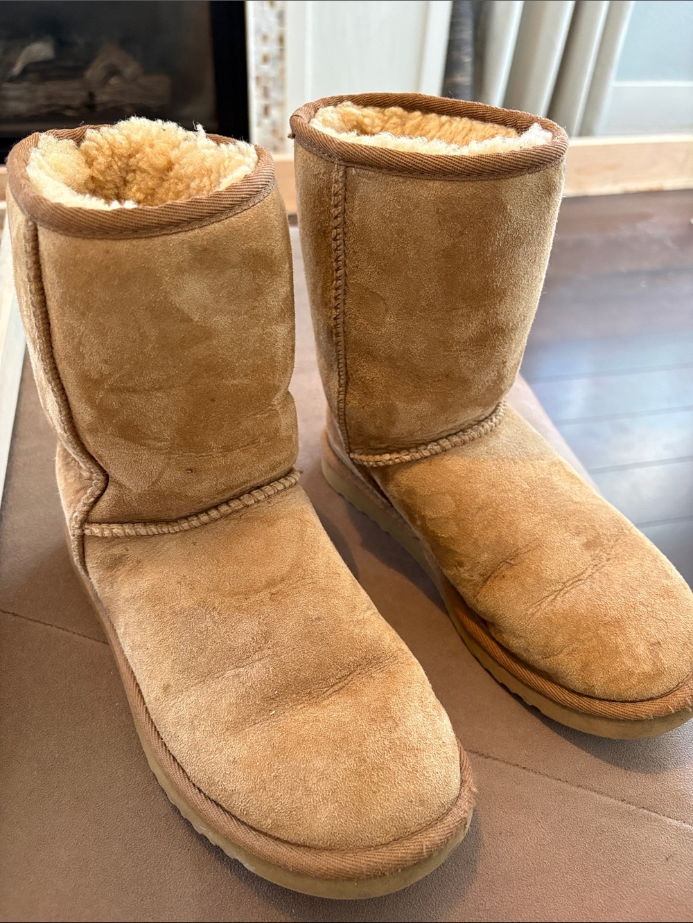 UGG Classic Short Suede Ankle Boots - Chestnut